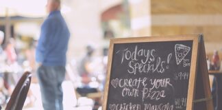 Co łączy promocje i reklamę?