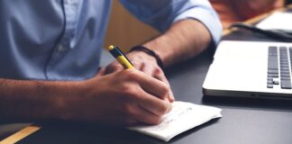 Czego nie pisać na LinkedIn?