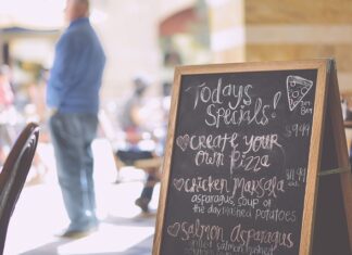 Czy promocja i reklama to to samo? Czy promocja i reklama to to samo?